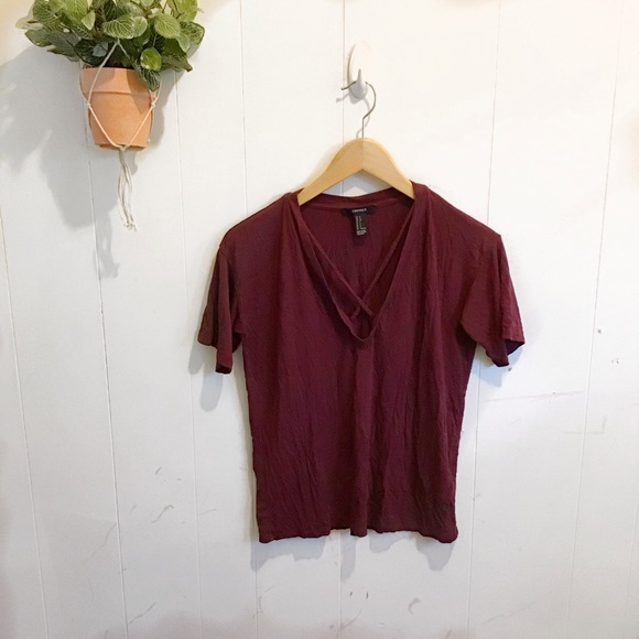 Forever 21 Tops - Forever 21 Burgundy vneck Top!